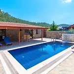 2+1 Ic Ve Dis Jakuzili * Kinali (Aegean)