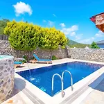 2+1 Ic Ve Dis Jakuzili Villa Kinali (Aegean)