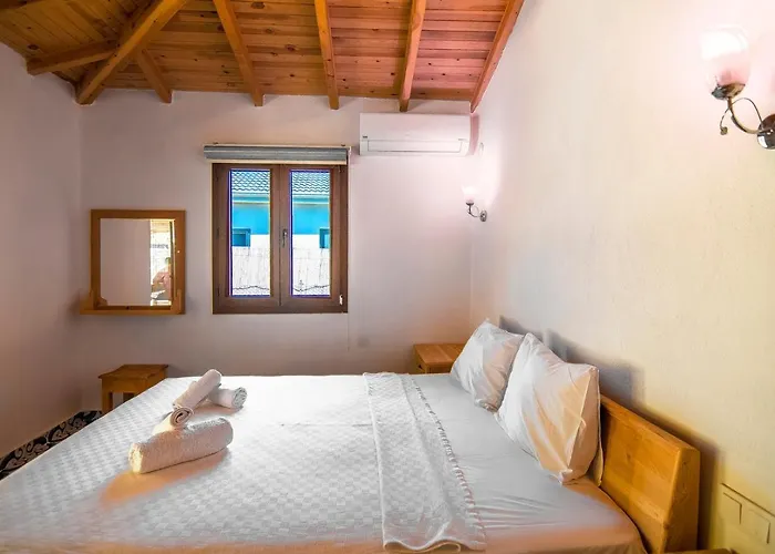 2+1 Ic Ve Dis Jakuzili Villa *